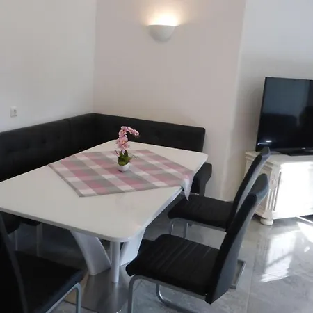 On Goelisbach Apartment *